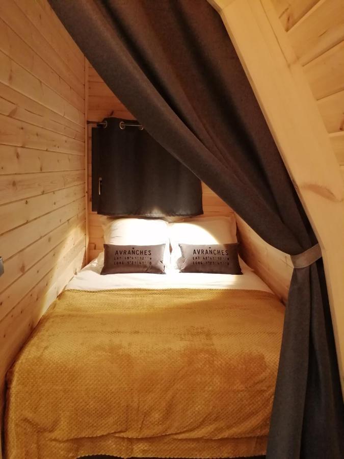 Le Domaine De Pivette Chambre Climatisee Et Insolite Avec Terrasse Privative Avranches Eksteriør bilde